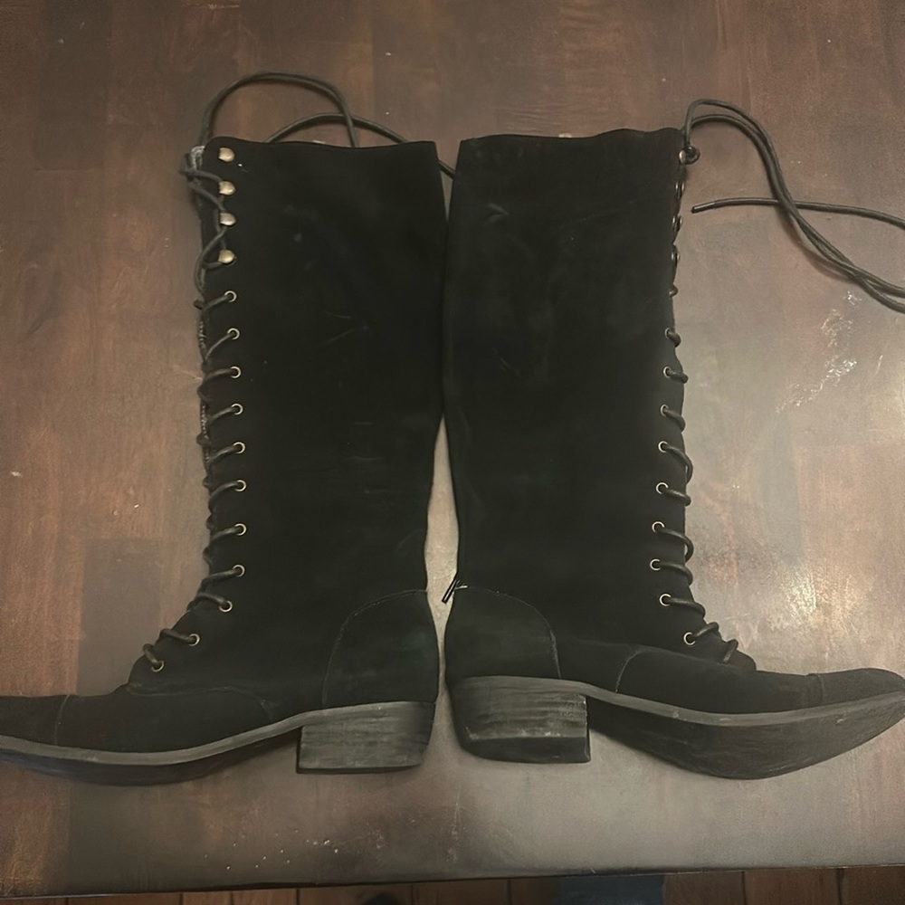 Joyfolie boots. Y6